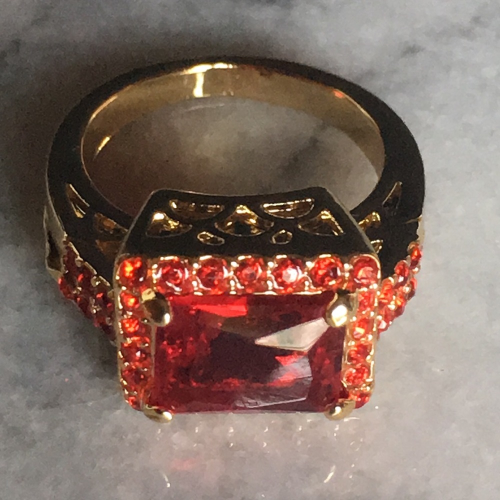 New*Raging Ruby Red Crystal Ring - Picture 8 of 15
